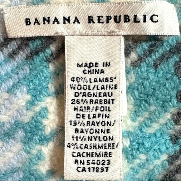 Banana Republic Wool Blend Scarf Blue/White/Gray, Soft Cozy Fringe, 68” x 19” - Picture 3 of 4